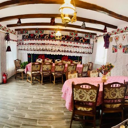 Floare De Maramures 1 Vadu Izei Esterno foto
