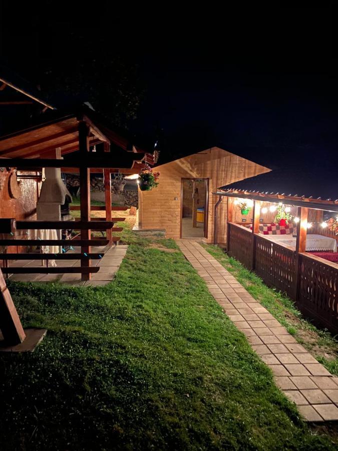 Floare De Maramures 1 Vadu Izei Esterno foto