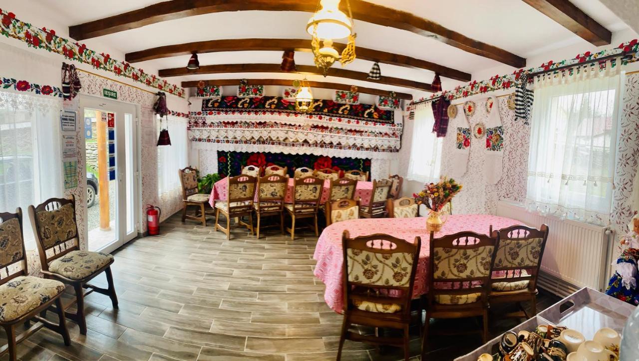 Floare De Maramures 1 Vadu Izei Esterno foto