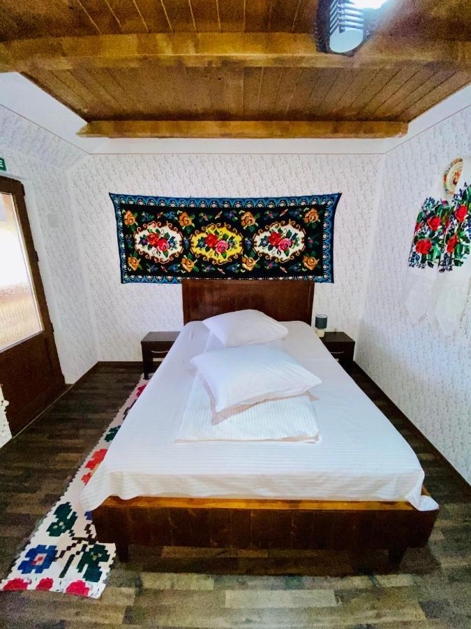 Floare De Maramures 1 Vadu Izei Esterno foto