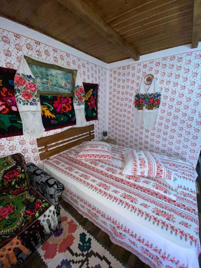 Floare De Maramures 1 Vadu Izei Esterno foto