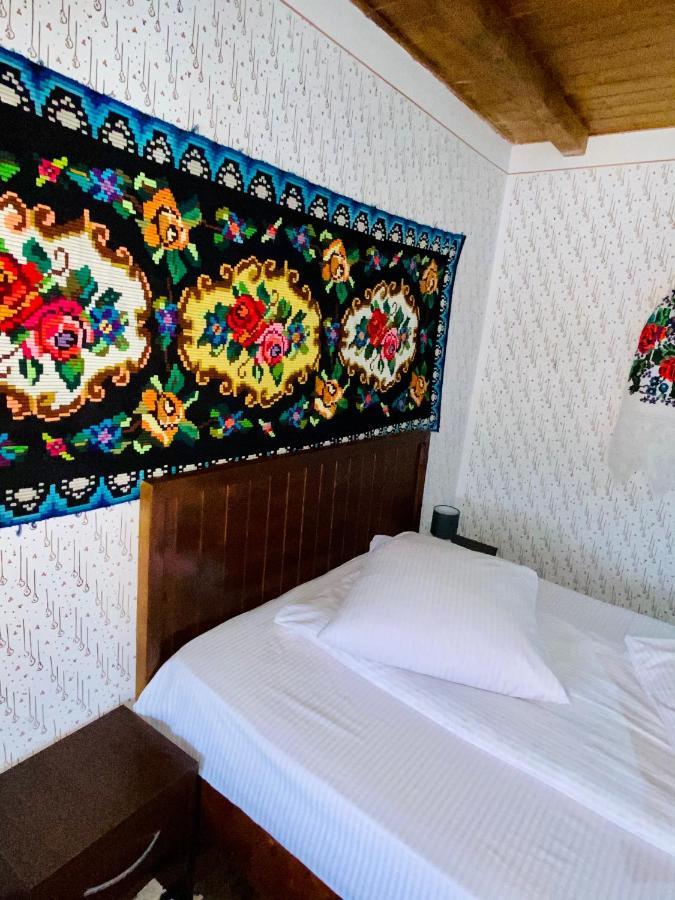 Floare De Maramures 1 Vadu Izei Esterno foto