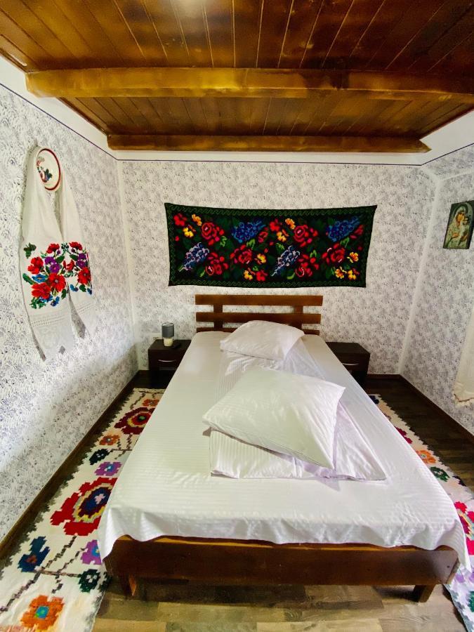 Floare De Maramures 1 Vadu Izei Esterno foto