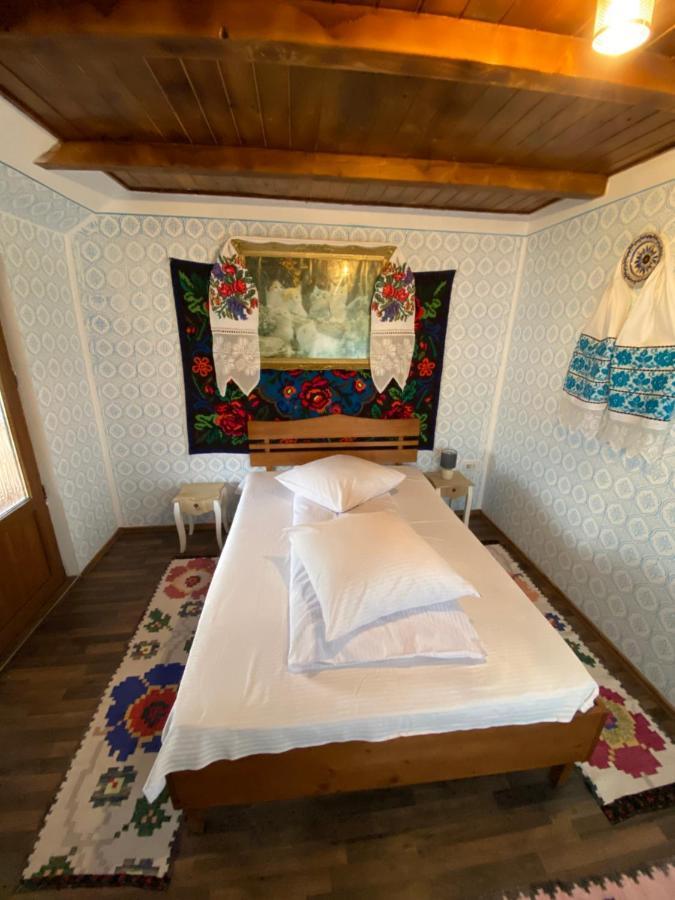 Floare De Maramures 1 Vadu Izei Esterno foto
