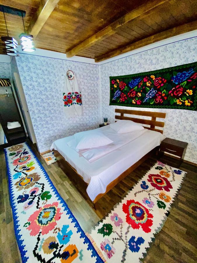 Floare De Maramures 1 Vadu Izei Esterno foto