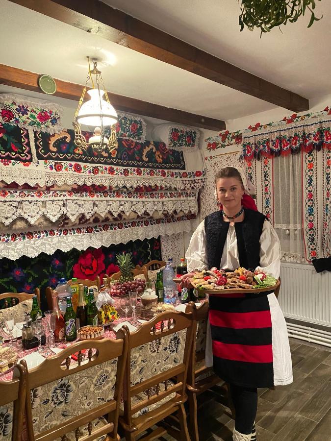 Floare De Maramures 1 Vadu Izei Esterno foto