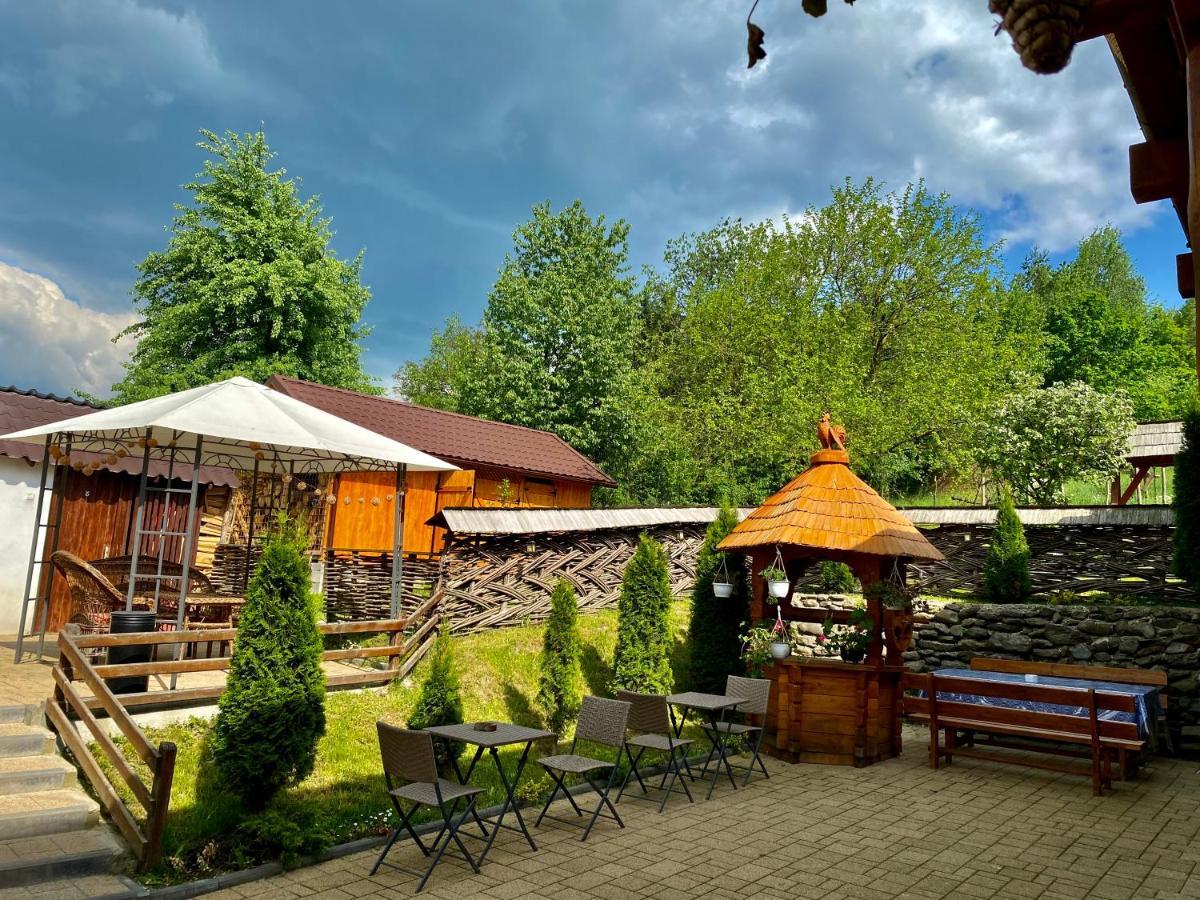 Floare De Maramures 1 Vadu Izei Esterno foto