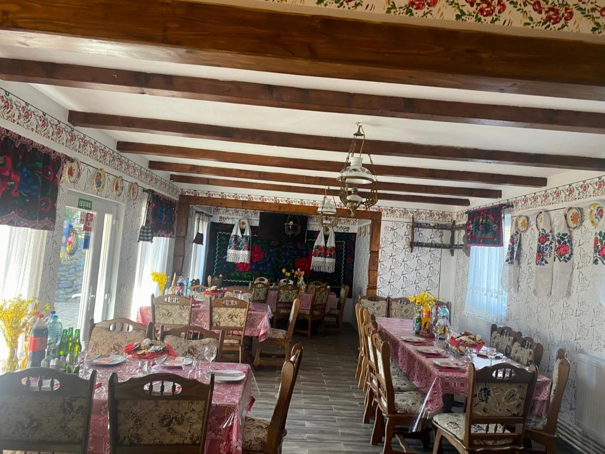 Floare De Maramures 1 Vadu Izei Esterno foto