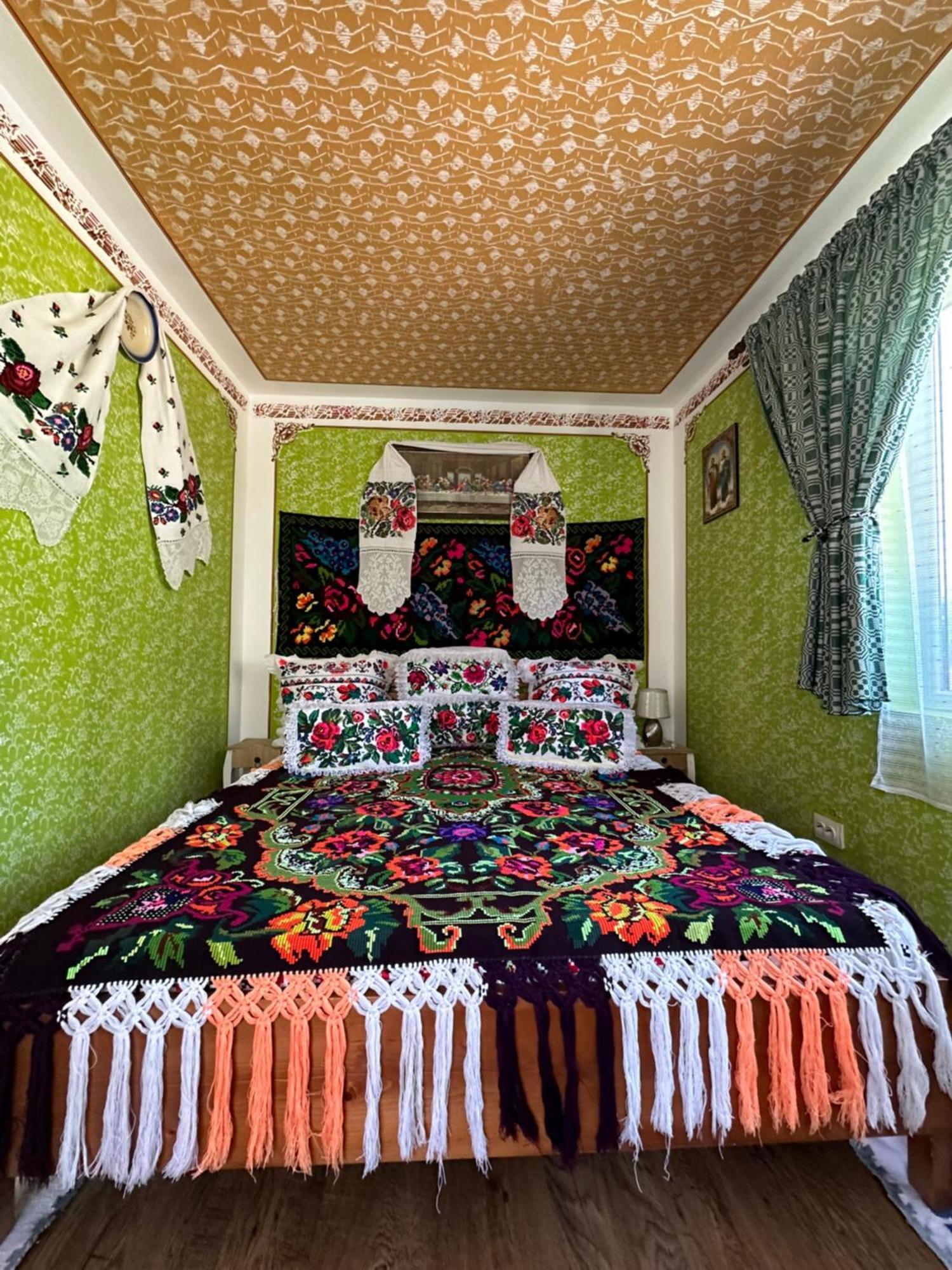 Floare De Maramures 1 Vadu Izei Esterno foto